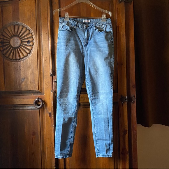 JustFab stretchy jeans / jeggings Size 29 - Picture 3 of 4